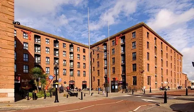 Premier Inn Liverpool City Centre (Albert Dock) Hotel