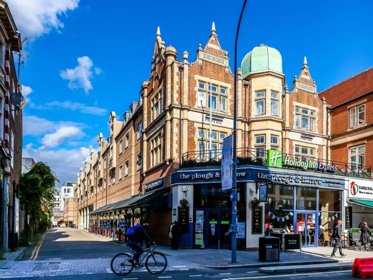 Holiday Inn Express London Hammersmith, an IHG Hotel