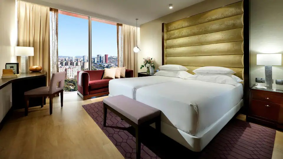 Hyatt Regency Barcelona Tower